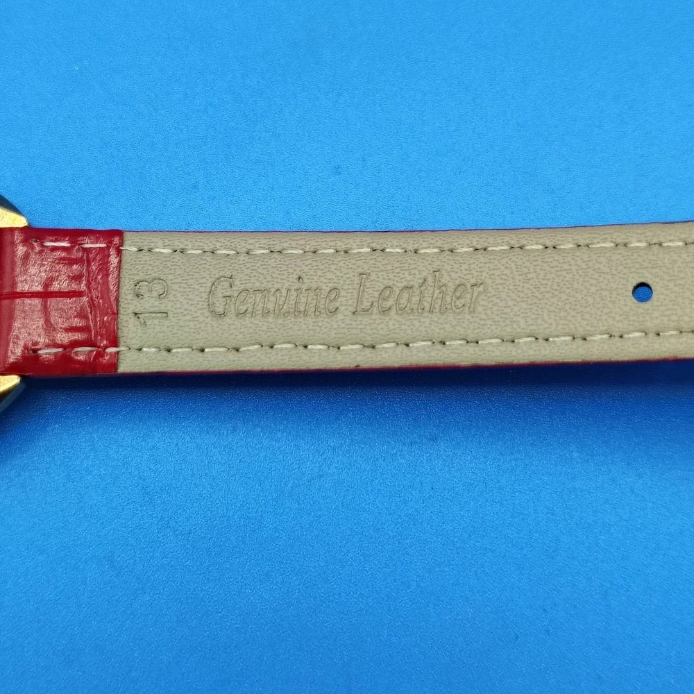 Vintage 1974 Timex Mechanical Wind 27mm Women's‎ Watch New Leather Size 4-6.75